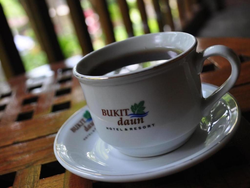 Bukit Daun Hotel And Resort Кедири Екстериор снимка
