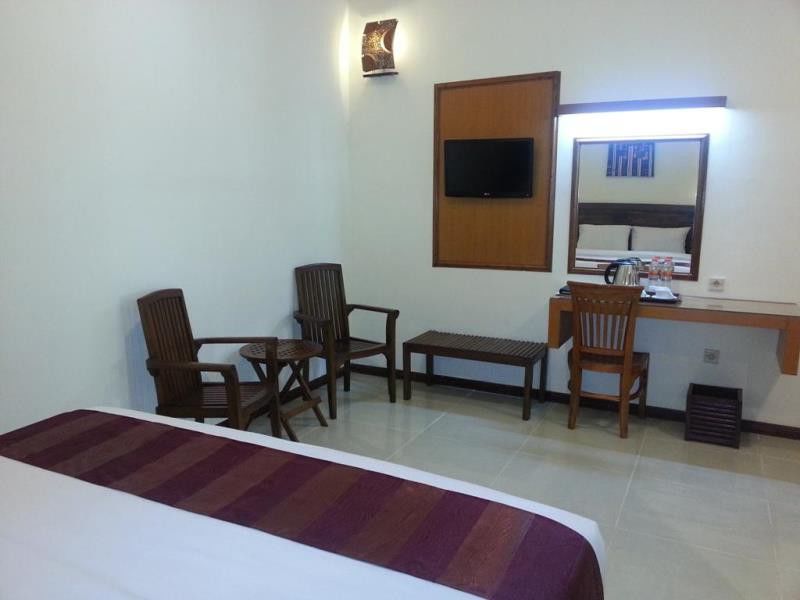 Bukit Daun Hotel And Resort Кедири Екстериор снимка