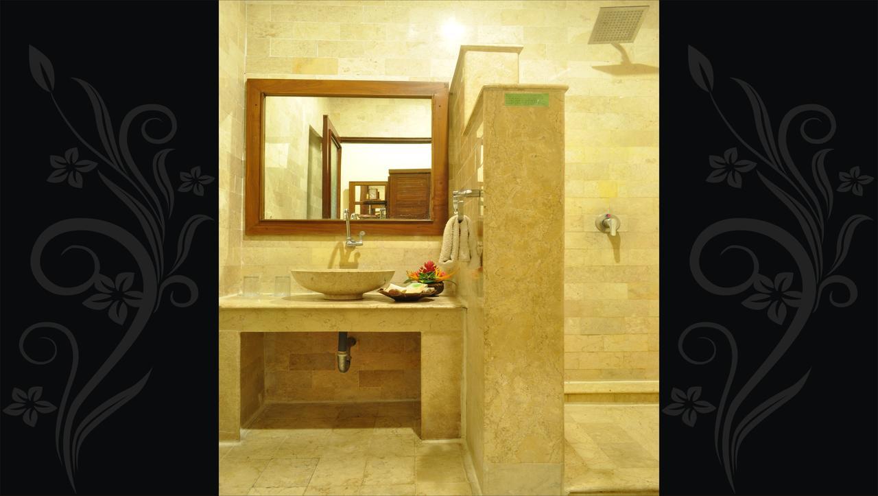 Bukit Daun Hotel And Resort Кедири Екстериор снимка