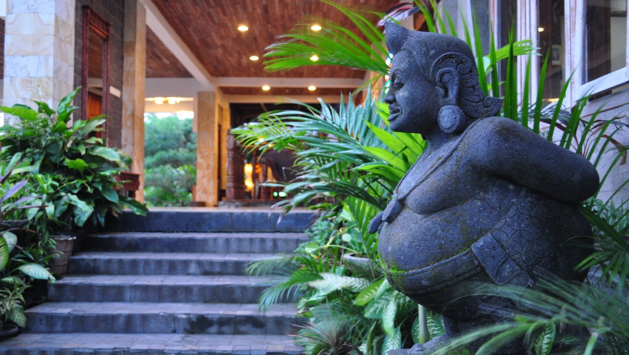 Bukit Daun Hotel And Resort Кедири Екстериор снимка