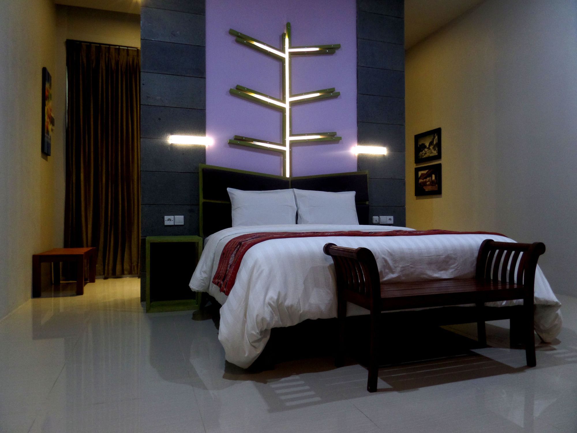 Bukit Daun Hotel And Resort Кедири Екстериор снимка