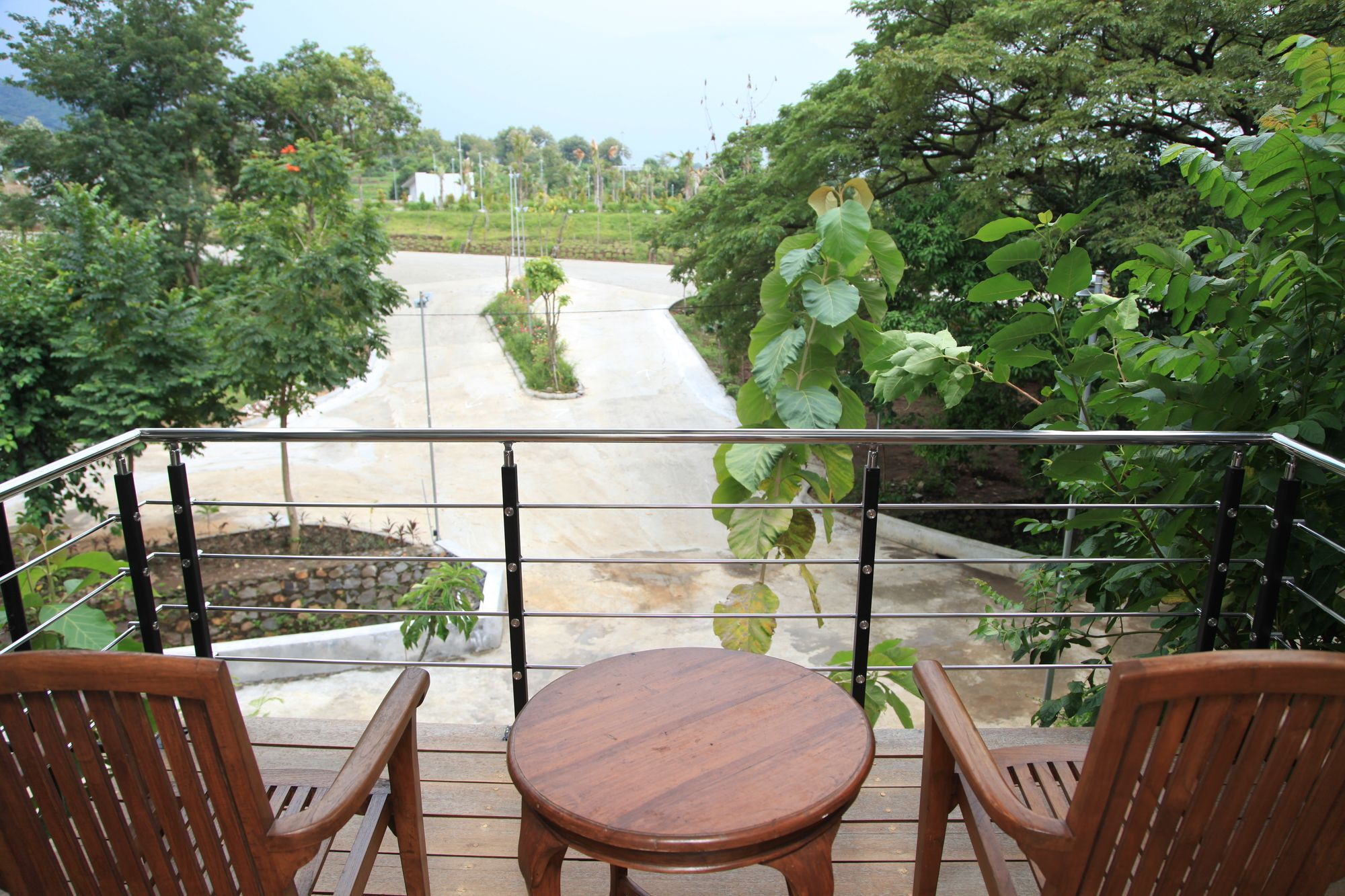 Bukit Daun Hotel And Resort Кедири Екстериор снимка