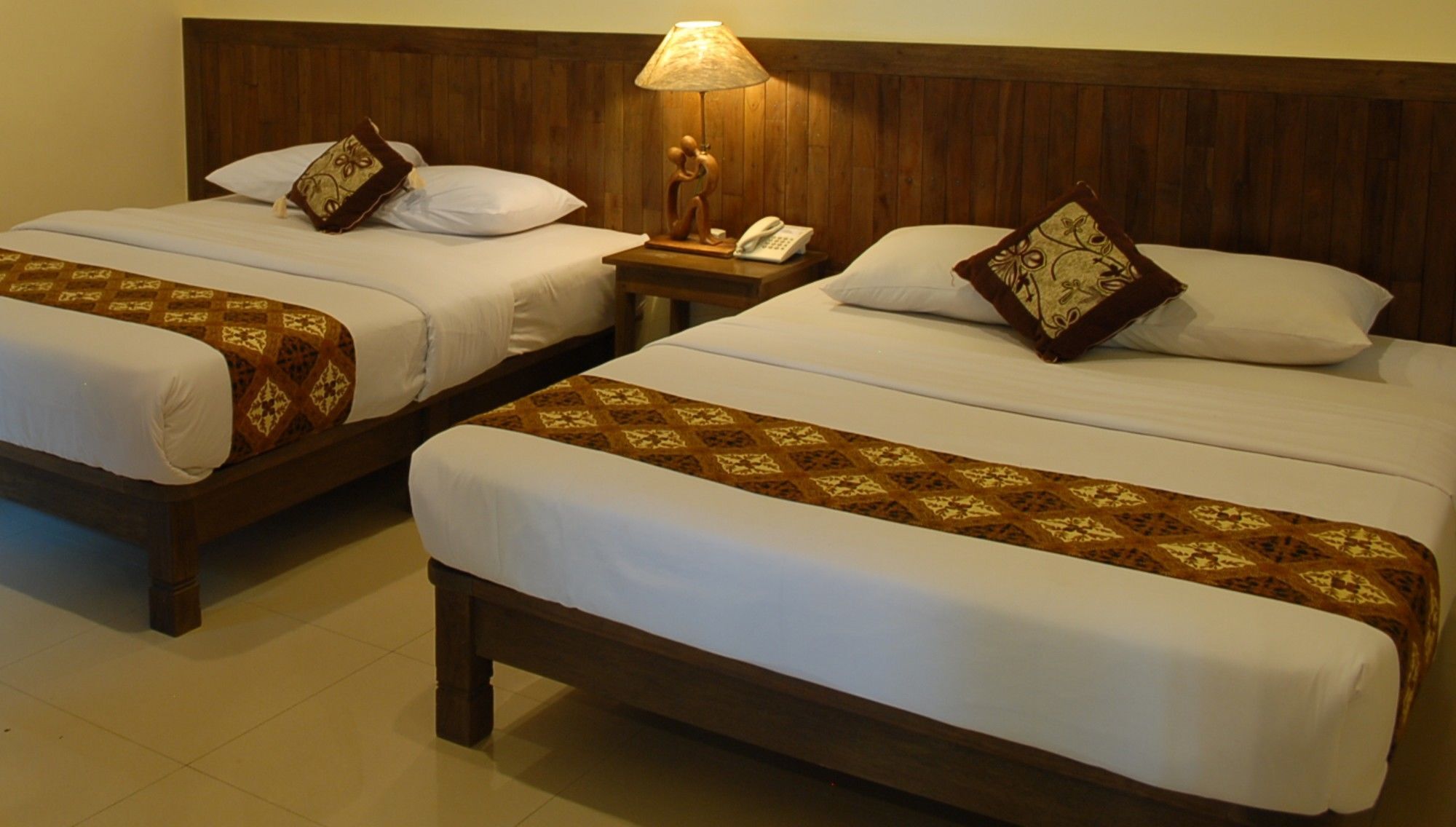 Bukit Daun Hotel And Resort Кедири Екстериор снимка
